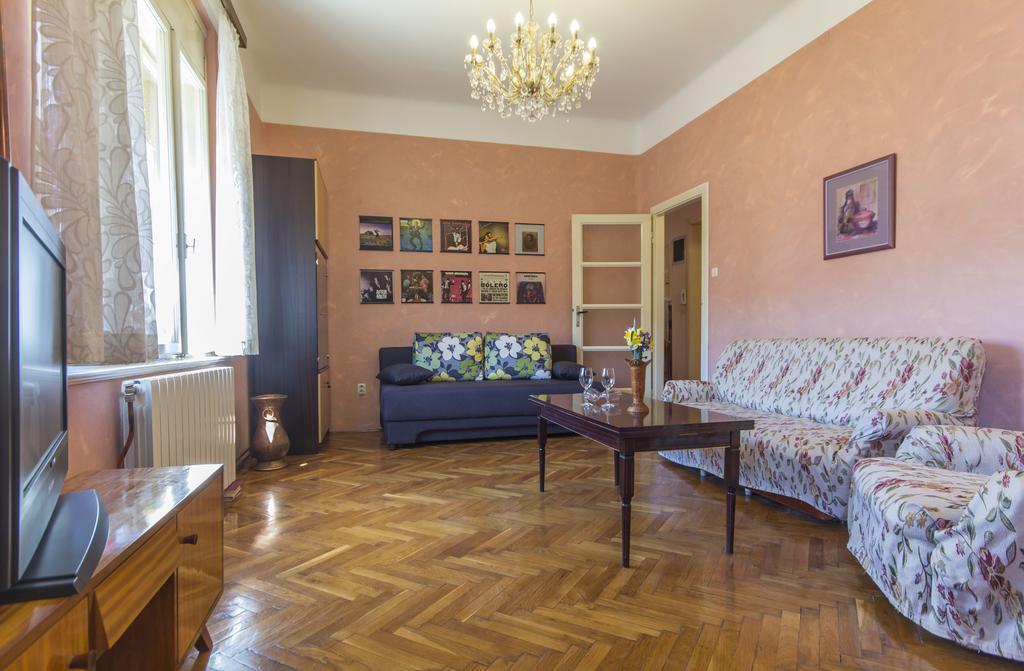 Spacious & Smart Center Apartment プーラ 部屋 写真