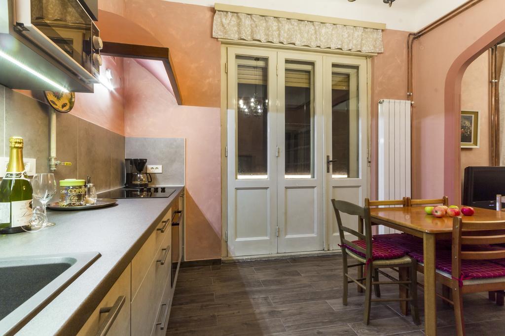 Spacious & Smart Center Apartment プーラ エクステリア 写真