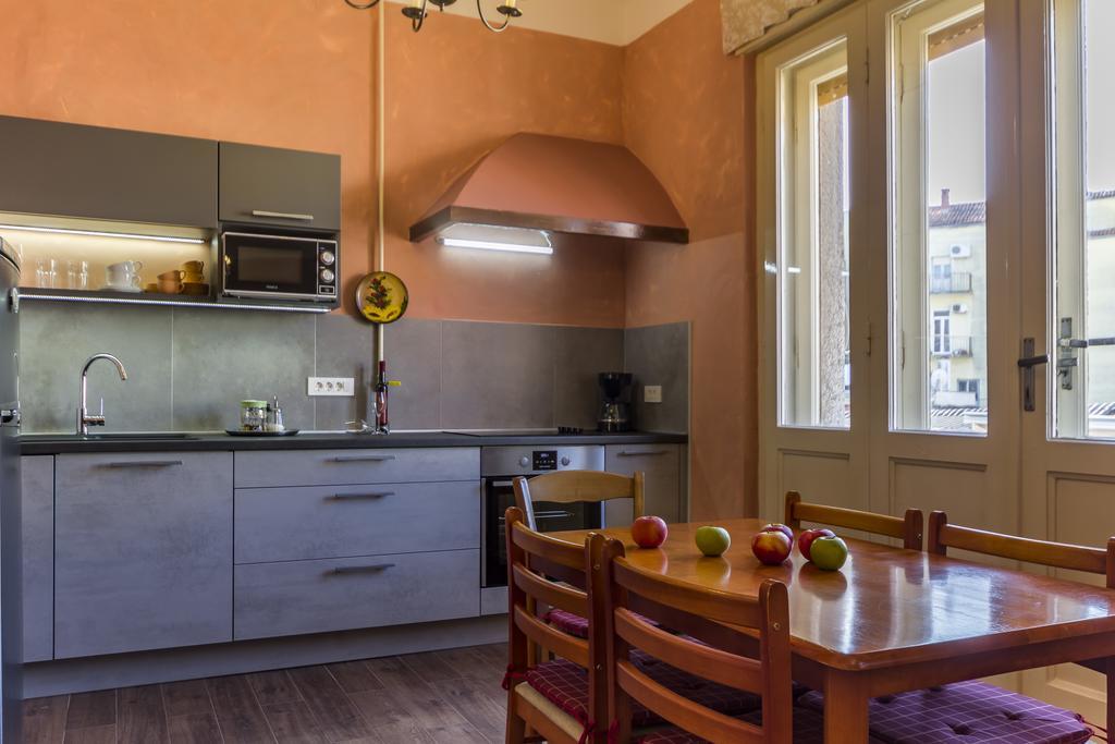 Spacious & Smart Center Apartment プーラ エクステリア 写真