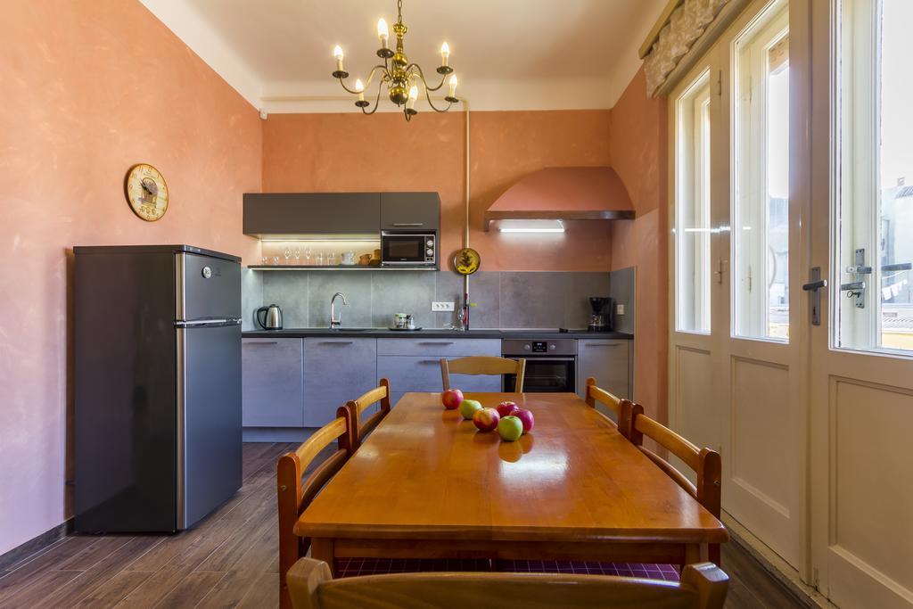 Spacious & Smart Center Apartment プーラ エクステリア 写真