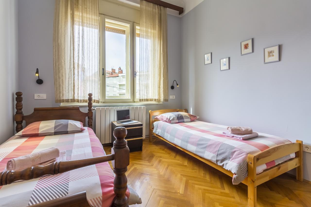 Spacious & Smart Center Apartment プーラ エクステリア 写真